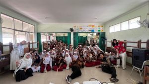 Mustani Goes to School