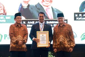 Berhasil Percepat Swasembada Pangan, Mentan Amran Raih Penghargaan Wredatama Nugraha Utama