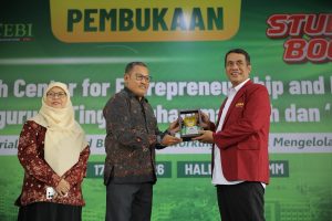 Mentan Amran Ajak Mahasiswa Bangun Bisnis Sejak Kuliah, Pertanian Modern Jadi Peluang Besar
